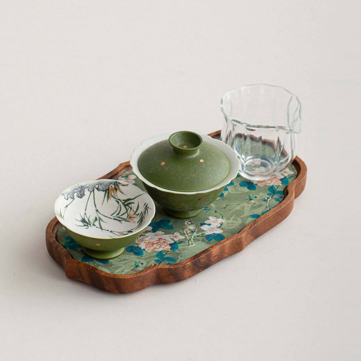 Little Green Citrus Gold-Splashed Gaiwan Tea Tray Set Hand-Painted Bamboo Design Tea Set for One