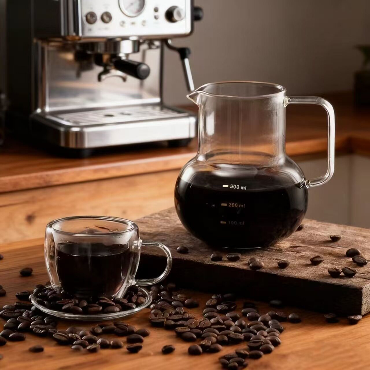 Minimalist Luxury High Borosilicate Glass Measuring Pot Transparent Coffee Sharing Carafe with Handle Pour-Over Coffee Pot Fairness Cup